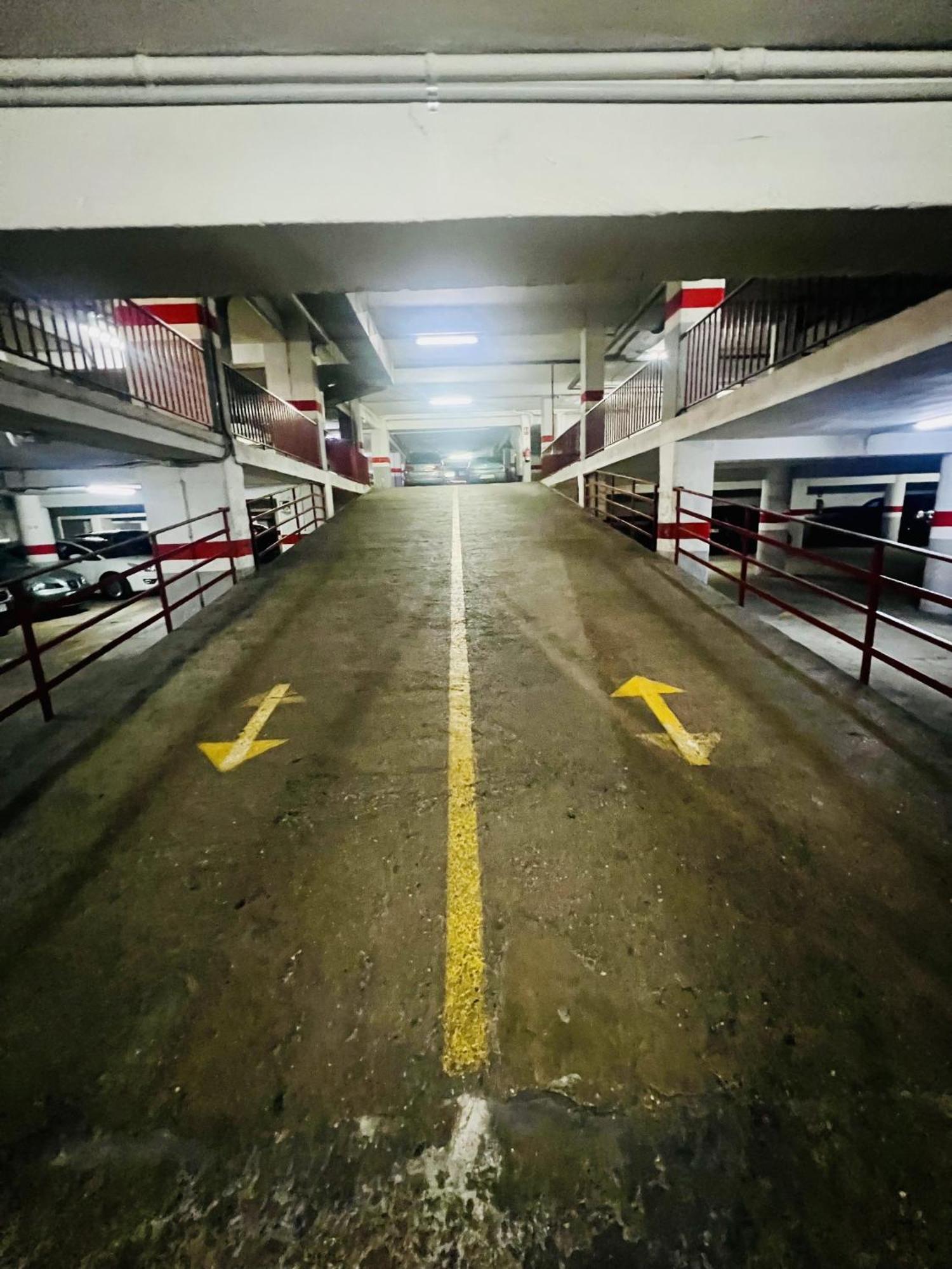 A Orillas Del Pilar Con Parking Zaragoza Eksteriør bilde